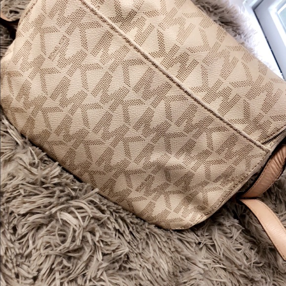 Michael Kors handbag - Picture 5 of 7